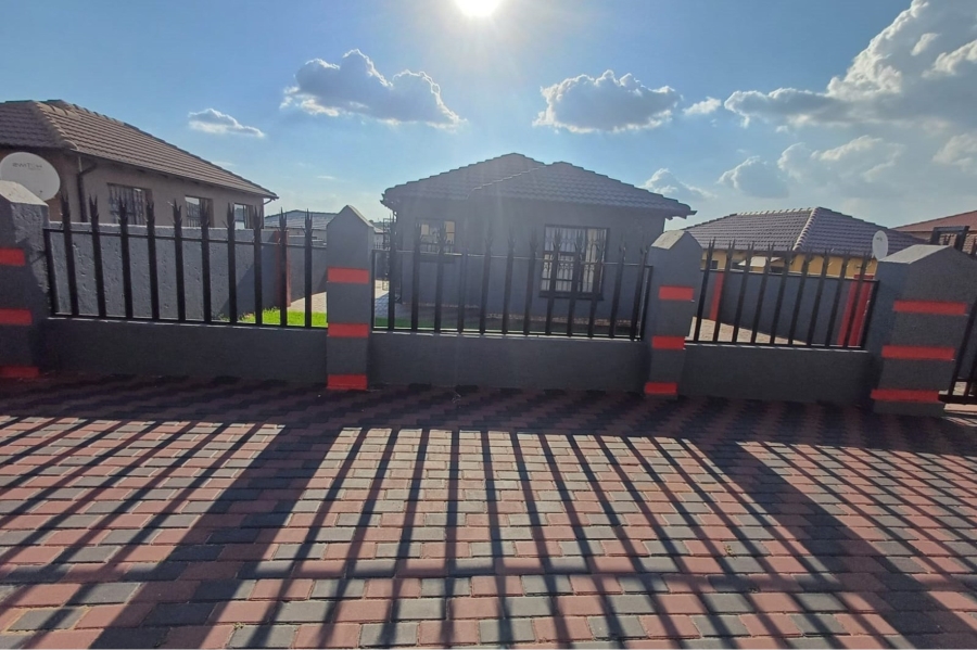3 Bedroom Property for Sale in Witpoortjie Gauteng
