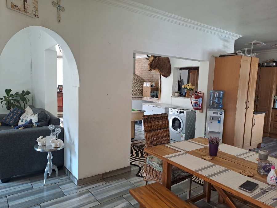 5 Bedroom Property for Sale in Pierre Van Ryneveld Gauteng