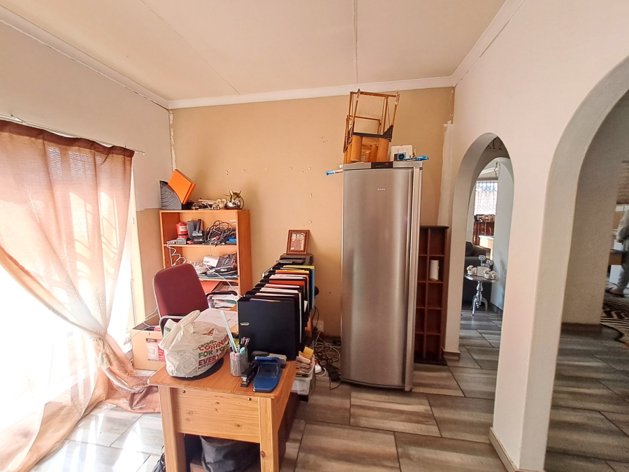 5 Bedroom Property for Sale in Pierre Van Ryneveld Gauteng