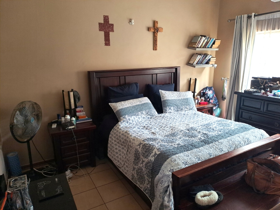 5 Bedroom Property for Sale in Pierre Van Ryneveld Gauteng