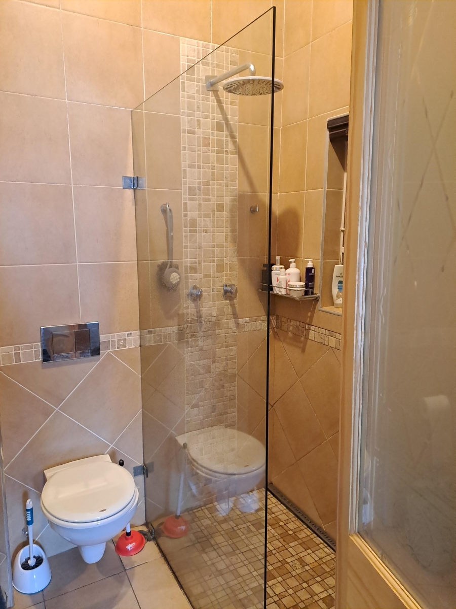 5 Bedroom Property for Sale in Pierre Van Ryneveld Gauteng