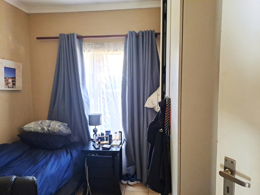 5 Bedroom Property for Sale in Pierre Van Ryneveld Gauteng