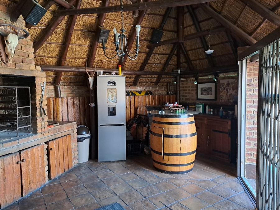 5 Bedroom Property for Sale in Pierre Van Ryneveld Gauteng
