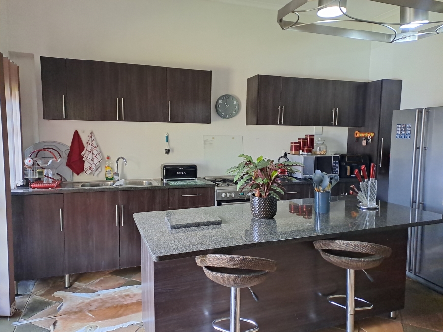 5 Bedroom Property for Sale in Pierre Van Ryneveld Gauteng