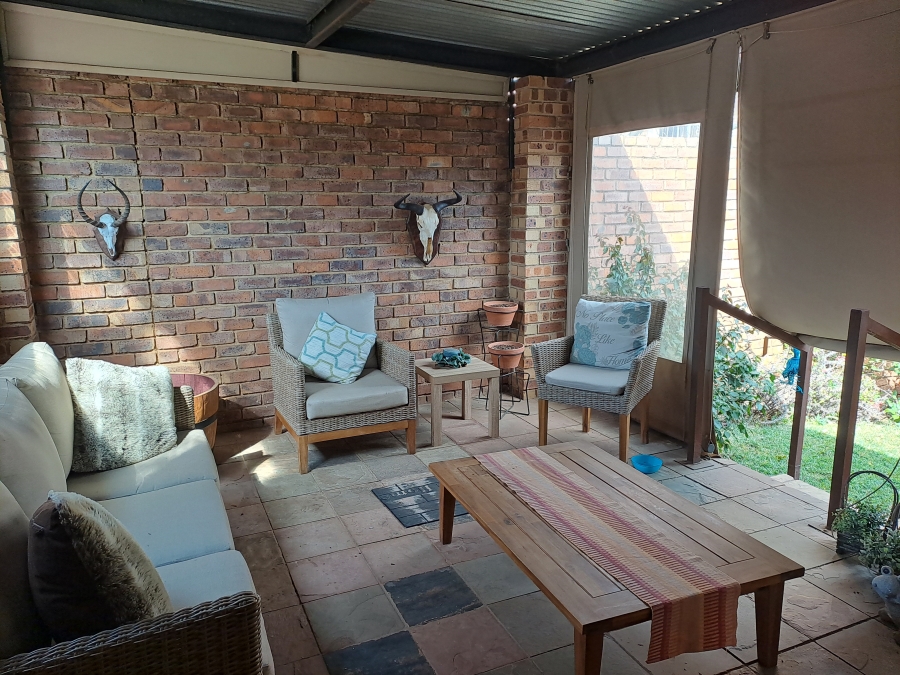 5 Bedroom Property for Sale in Pierre Van Ryneveld Gauteng