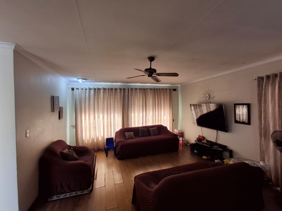 3 Bedroom Property for Sale in Hesteapark Gauteng