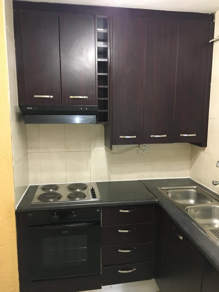 2 Bedroom Property for Sale in Suideroord Gauteng