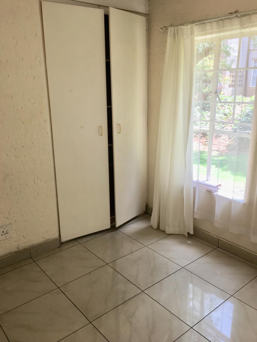 2 Bedroom Property for Sale in Suideroord Gauteng