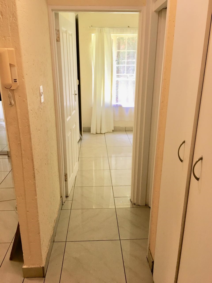 2 Bedroom Property for Sale in Suideroord Gauteng