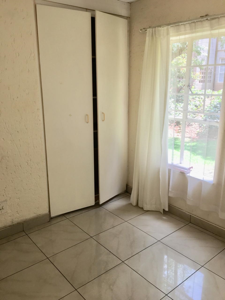 2 Bedroom Property for Sale in Suideroord Gauteng