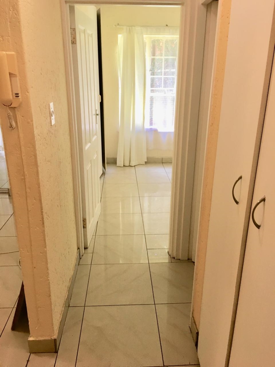 2 Bedroom Property for Sale in Suideroord Gauteng