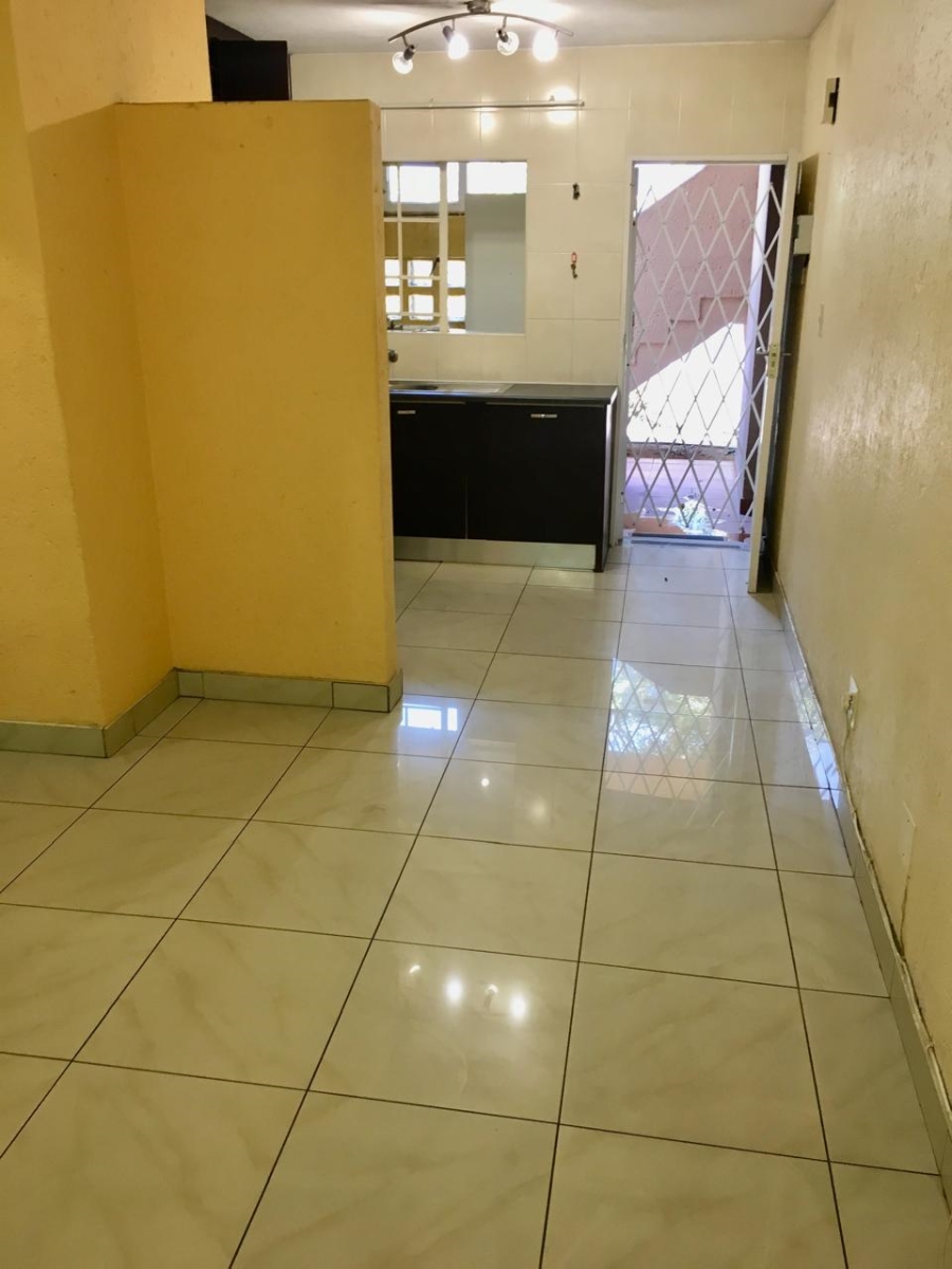 2 Bedroom Property for Sale in Suideroord Gauteng