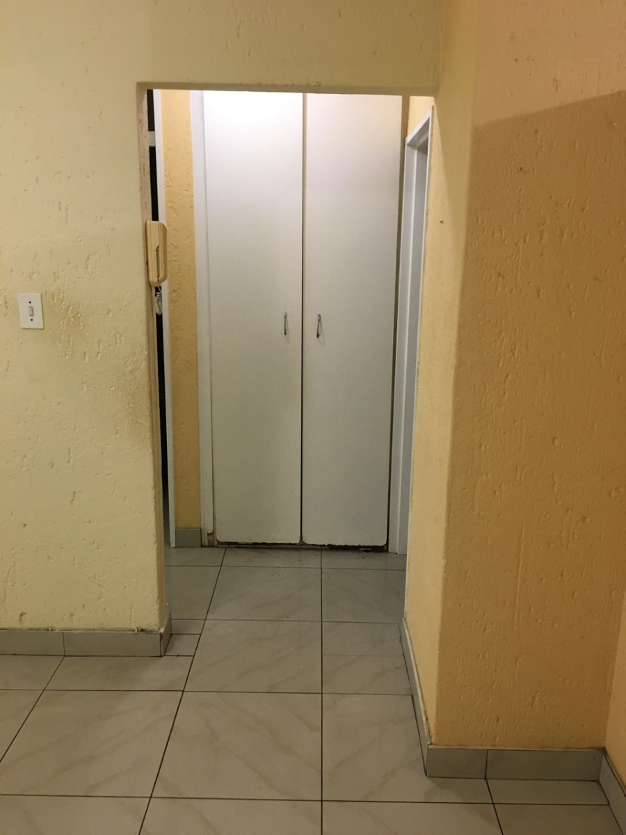 2 Bedroom Property for Sale in Suideroord Gauteng