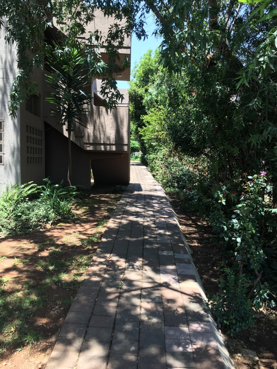 2 Bedroom Property for Sale in Suideroord Gauteng