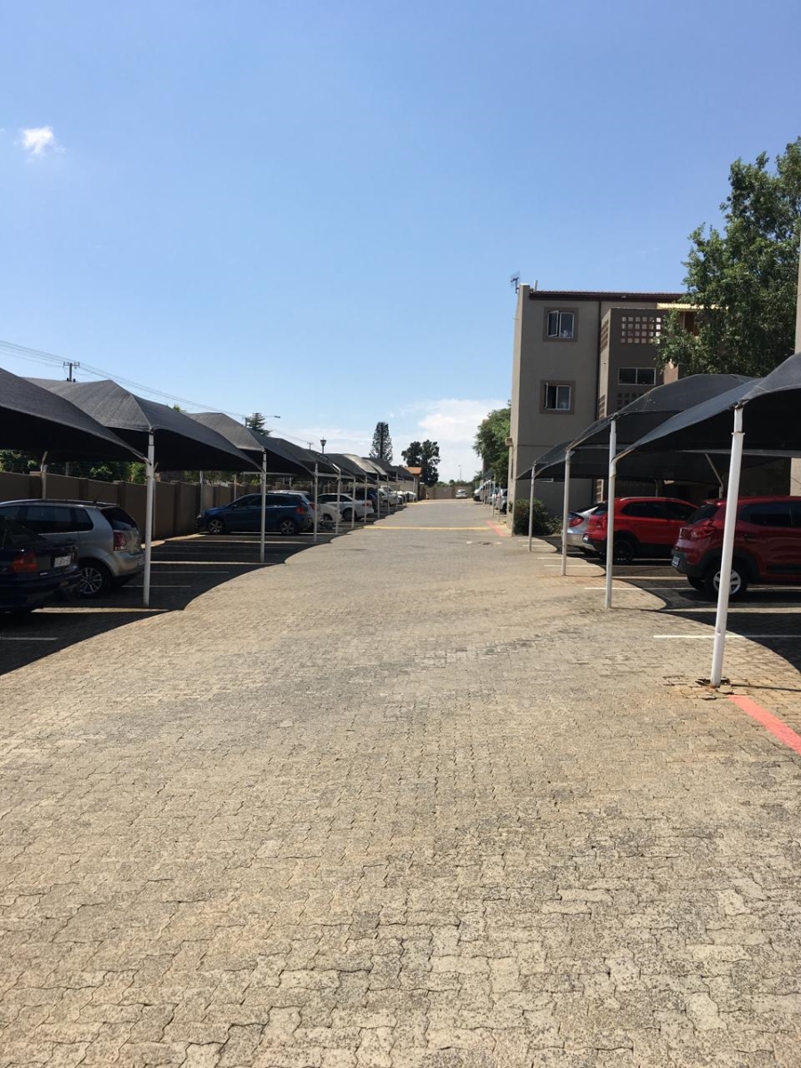 2 Bedroom Property for Sale in Suideroord Gauteng