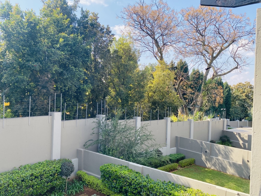 To Let 2 Bedroom Property for Rent in Bryanston Gauteng
