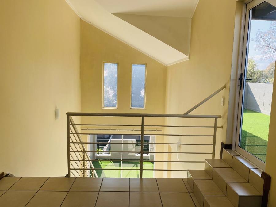 To Let 2 Bedroom Property for Rent in Bryanston Gauteng