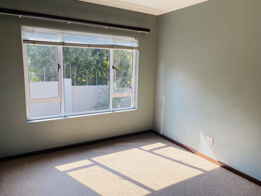 To Let 2 Bedroom Property for Rent in Bryanston Gauteng
