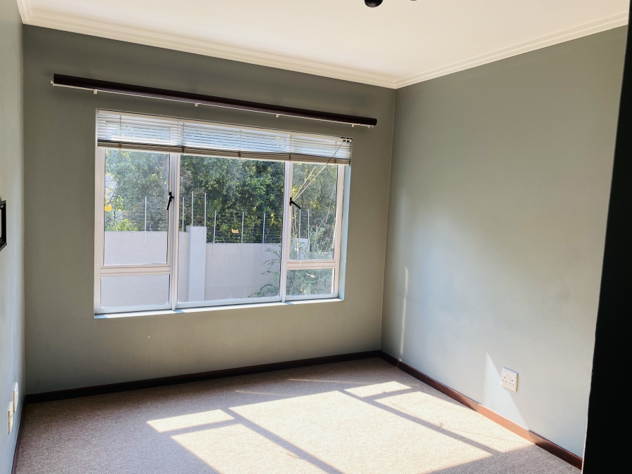 To Let 2 Bedroom Property for Rent in Bryanston Gauteng