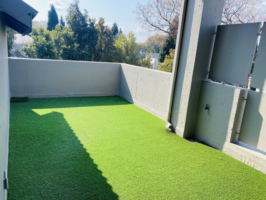 To Let 2 Bedroom Property for Rent in Bryanston Gauteng