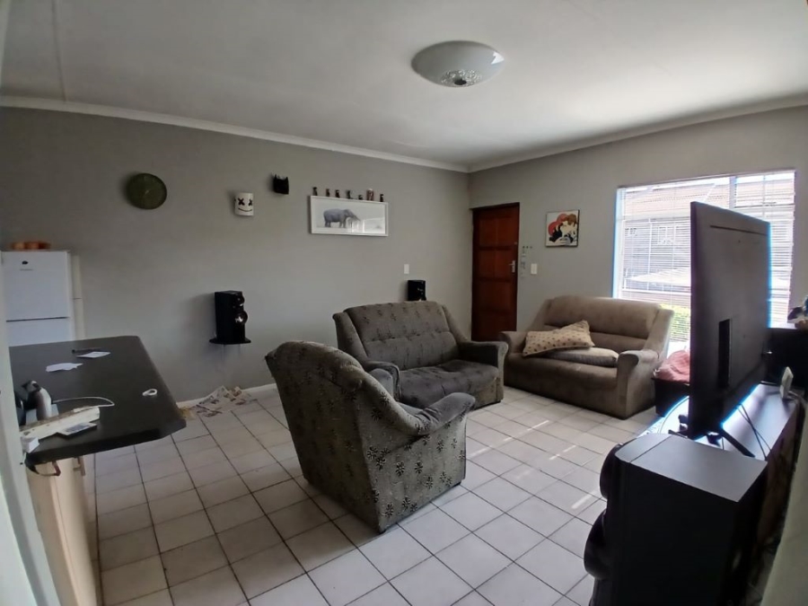 2 Bedroom Property for Sale in Brackendowns Gauteng