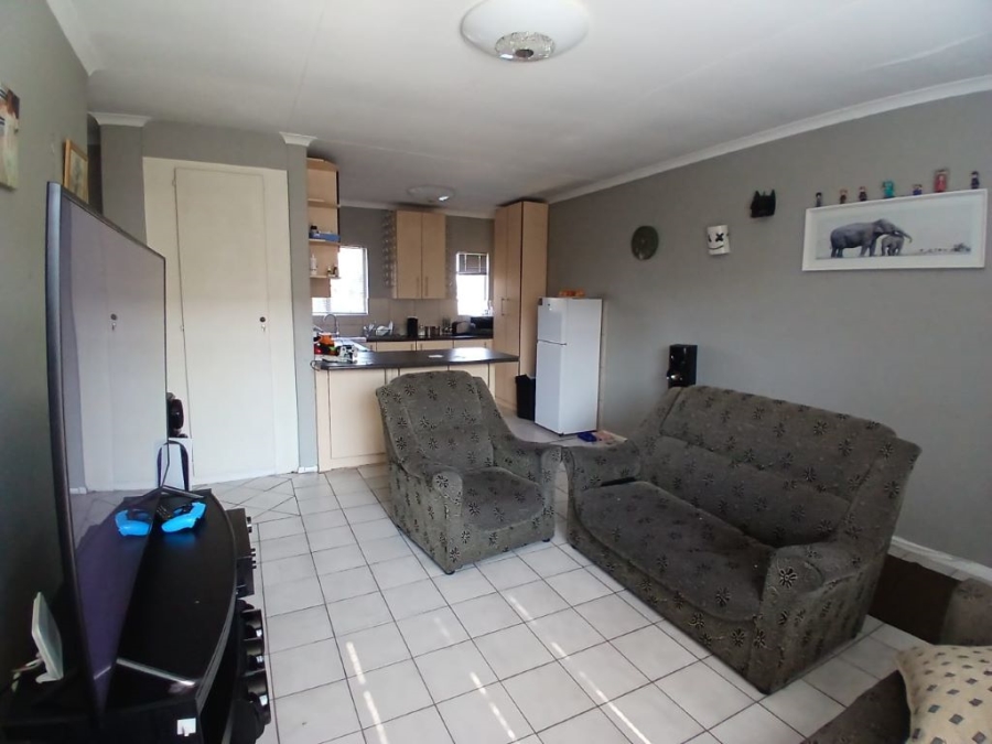 2 Bedroom Property for Sale in Brackendowns Gauteng