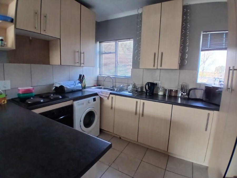 2 Bedroom Property for Sale in Brackendowns Gauteng