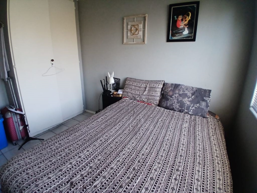 2 Bedroom Property for Sale in Brackendowns Gauteng