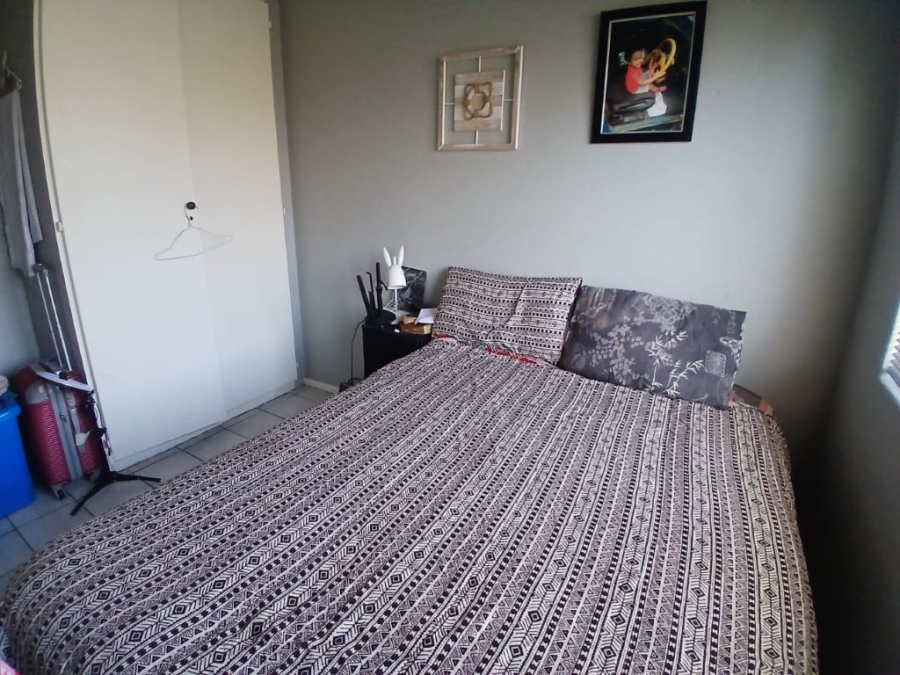 2 Bedroom Property for Sale in Brackendowns Gauteng