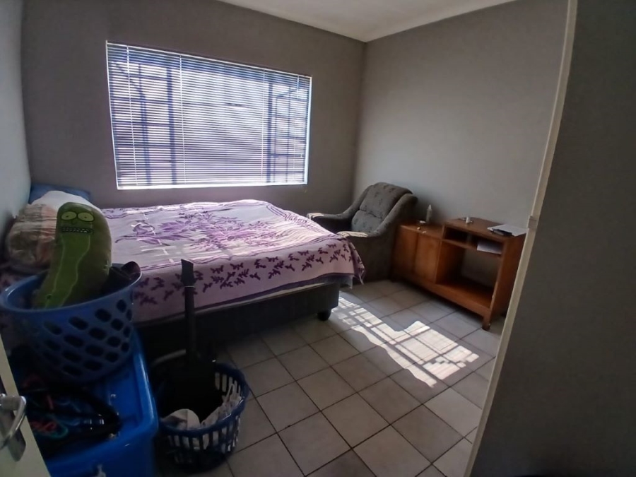 2 Bedroom Property for Sale in Brackendowns Gauteng