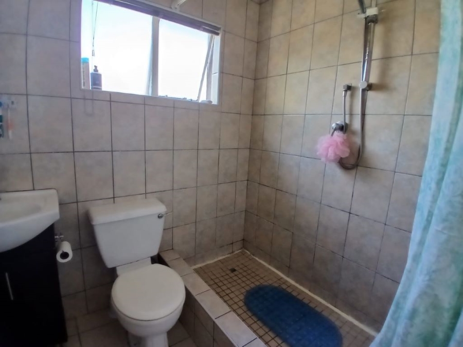 2 Bedroom Property for Sale in Brackendowns Gauteng