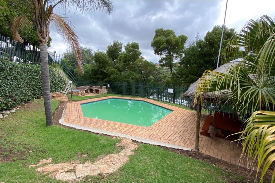 2 Bedroom Property for Sale in Wilro Park Gauteng
