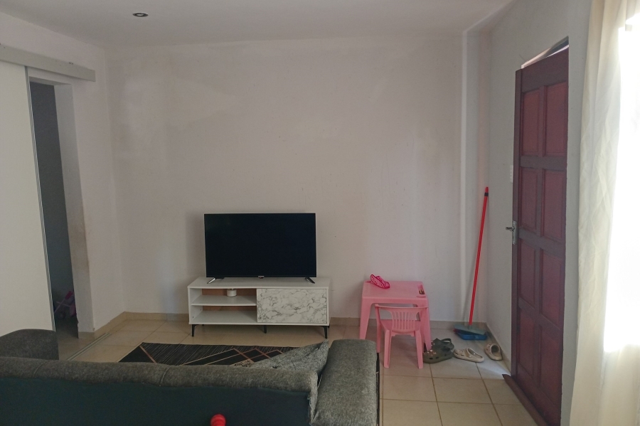 To Let 1 Bedroom Property for Rent in Lombardy East Gauteng