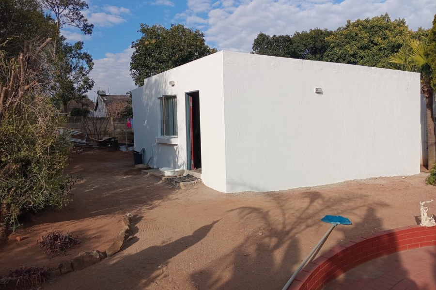 To Let 1 Bedroom Property for Rent in Lombardy East Gauteng