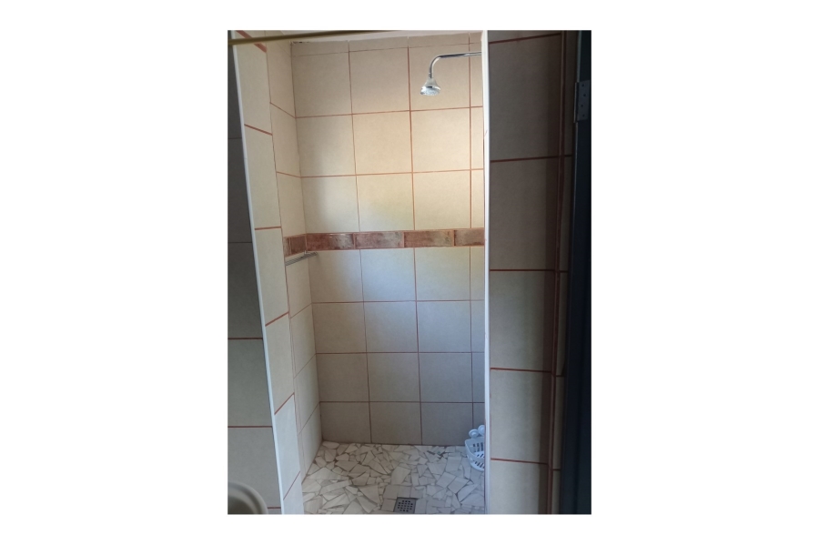 To Let 1 Bedroom Property for Rent in Lombardy East Gauteng