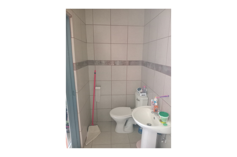 To Let 1 Bedroom Property for Rent in Lombardy East Gauteng
