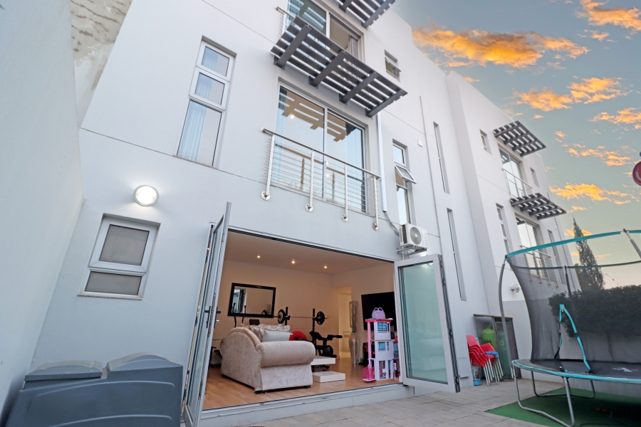 3 Bedroom Property for Sale in Bryanston Gauteng