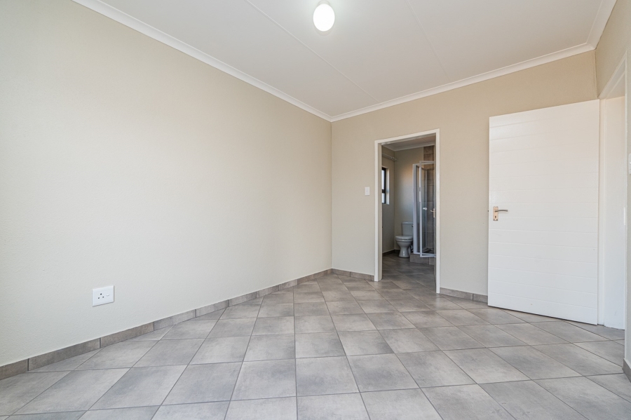 3 Bedroom Property for Sale in Windmill Park Gauteng