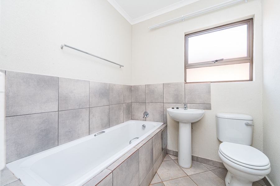 3 Bedroom Property for Sale in Windmill Park Gauteng