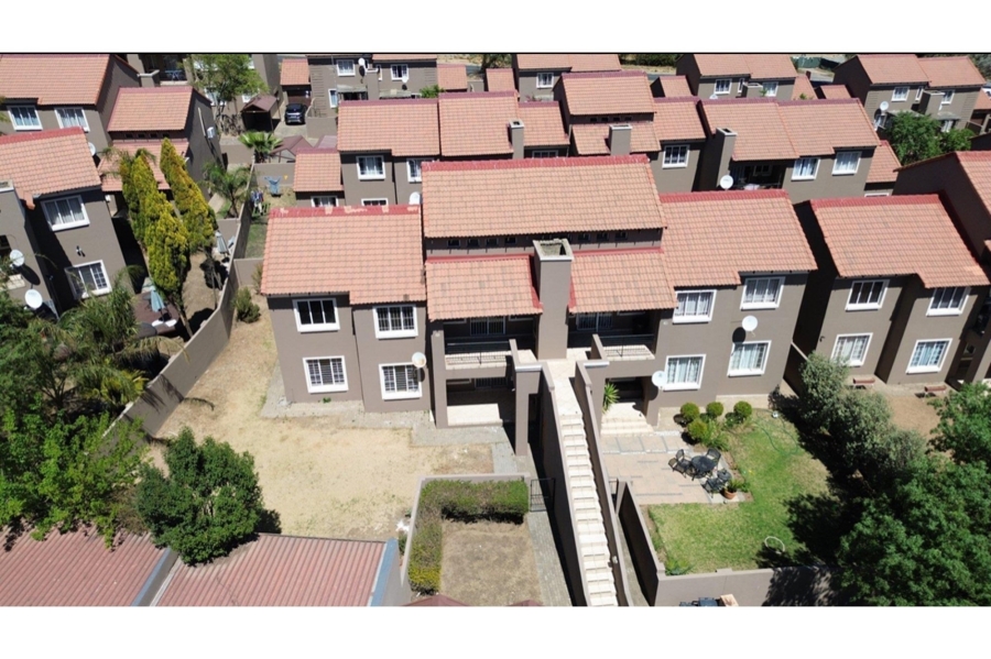 To Let 3 Bedroom Property for Rent in Halfway Gardens Gauteng