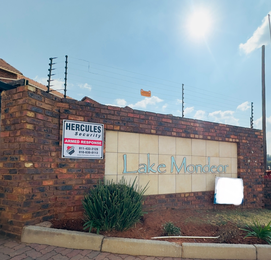 2 Bedroom Property for Sale in Mondeor Gauteng