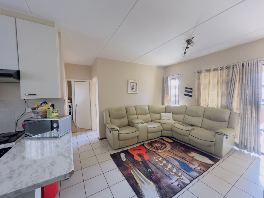 2 Bedroom Property for Sale in Mondeor Gauteng