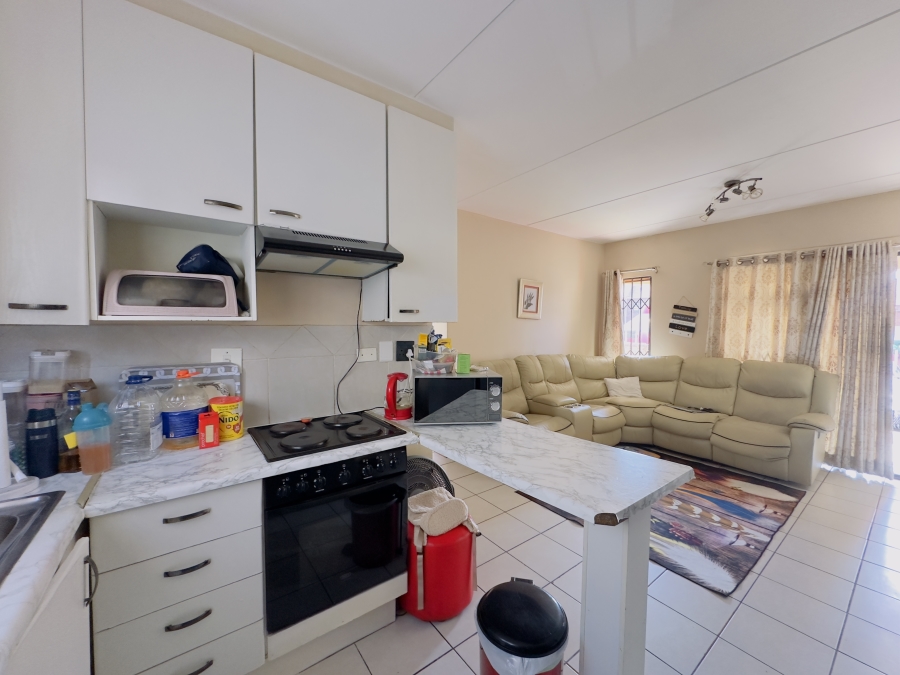 2 Bedroom Property for Sale in Mondeor Gauteng