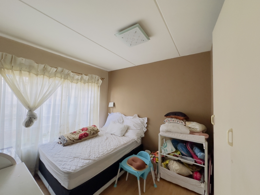 2 Bedroom Property for Sale in Mondeor Gauteng