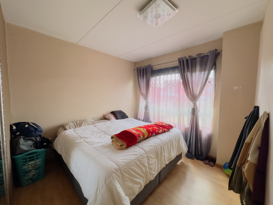 2 Bedroom Property for Sale in Mondeor Gauteng