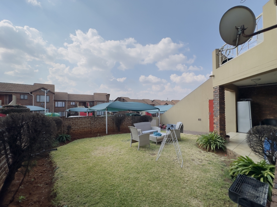 2 Bedroom Property for Sale in Mondeor Gauteng