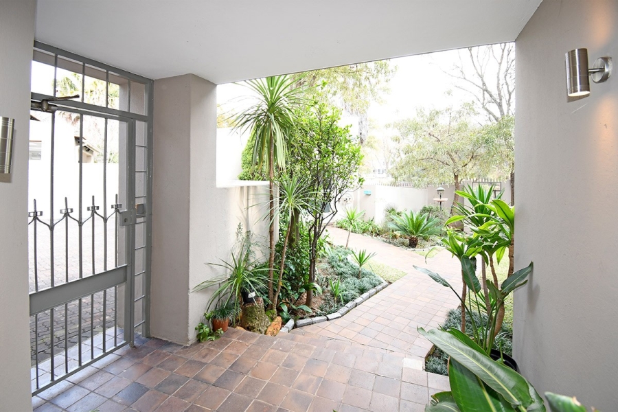 3 Bedroom Property for Sale in Atholl Gardens Gauteng