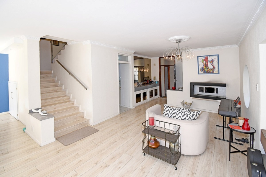 3 Bedroom Property for Sale in Atholl Gardens Gauteng