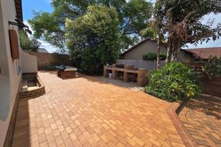 4 Bedroom Property for Sale in Magalieskruin Gauteng