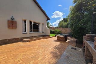 4 Bedroom Property for Sale in Magalieskruin Gauteng